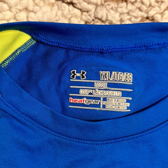 Big boys under armour bundle 2 pair of shorts, 4 shirts sizeYL to  YXL or 14/16. - Picture 8 of 15